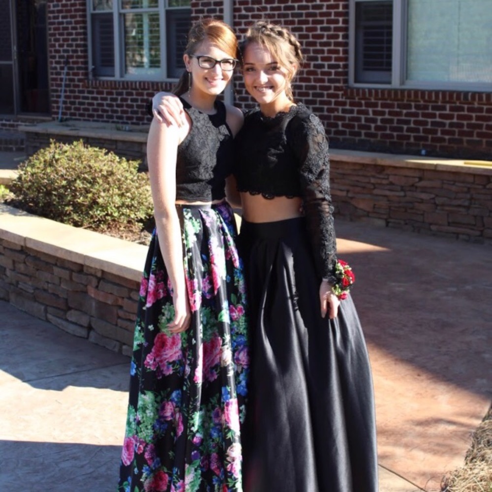 black 2 piece prom dress